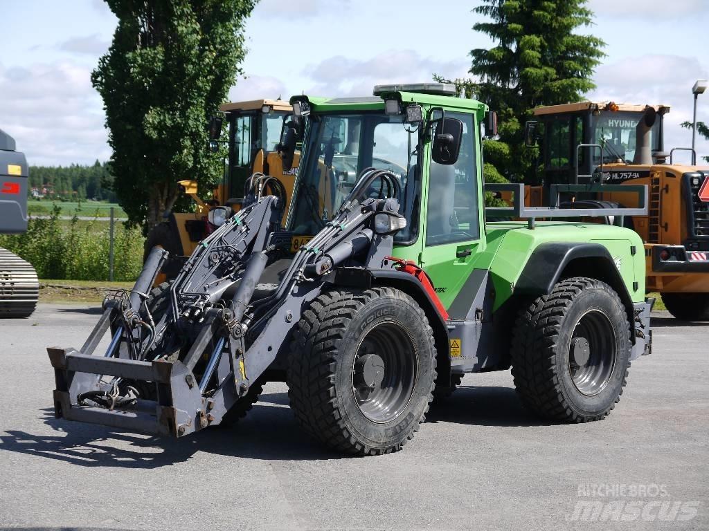 LM Trac 686 Фронтальные погрузчики