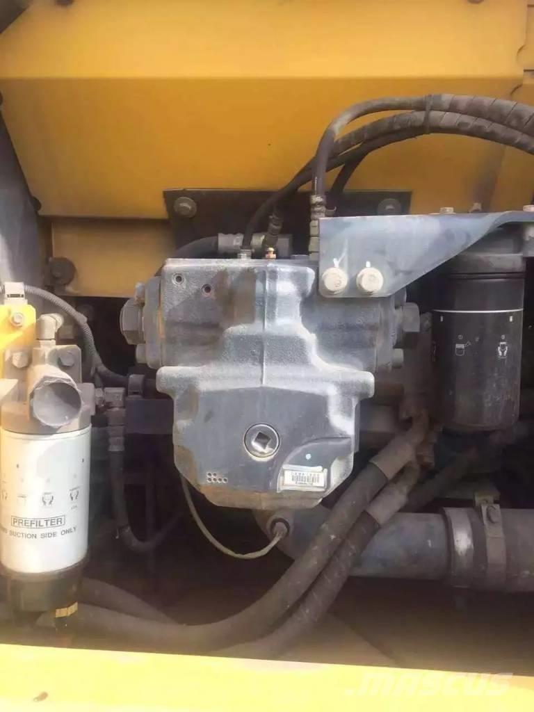 Komatsu PC 200-7 Гусеничные экскаваторы