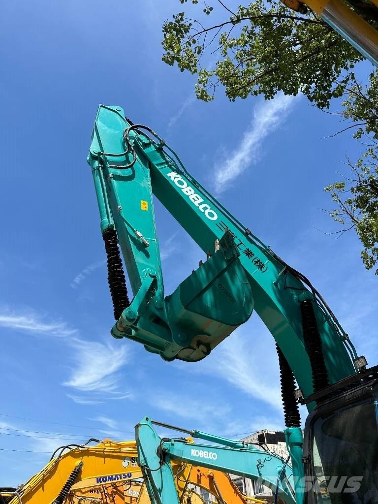 Kobelco SK 200 Гусеничные экскаваторы