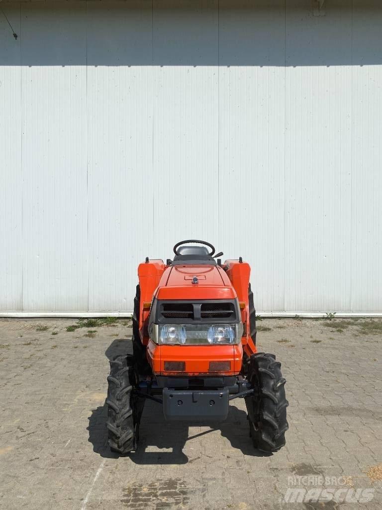 Kubota GL200 Коммунальные тракторы