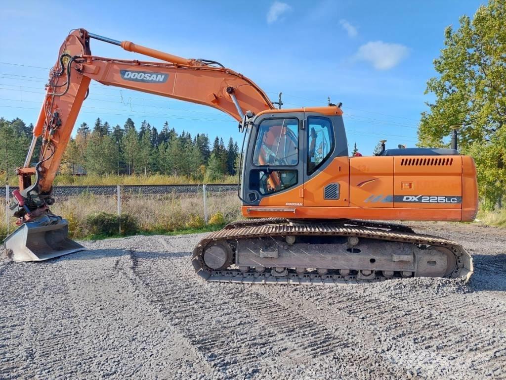 Doosan DX 225 LC Гусеничные экскаваторы