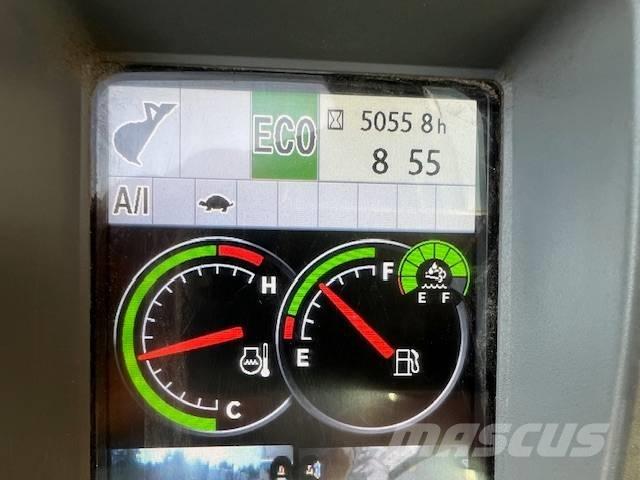 Hitachi ZX 135 US-6 Гусеничные экскаваторы