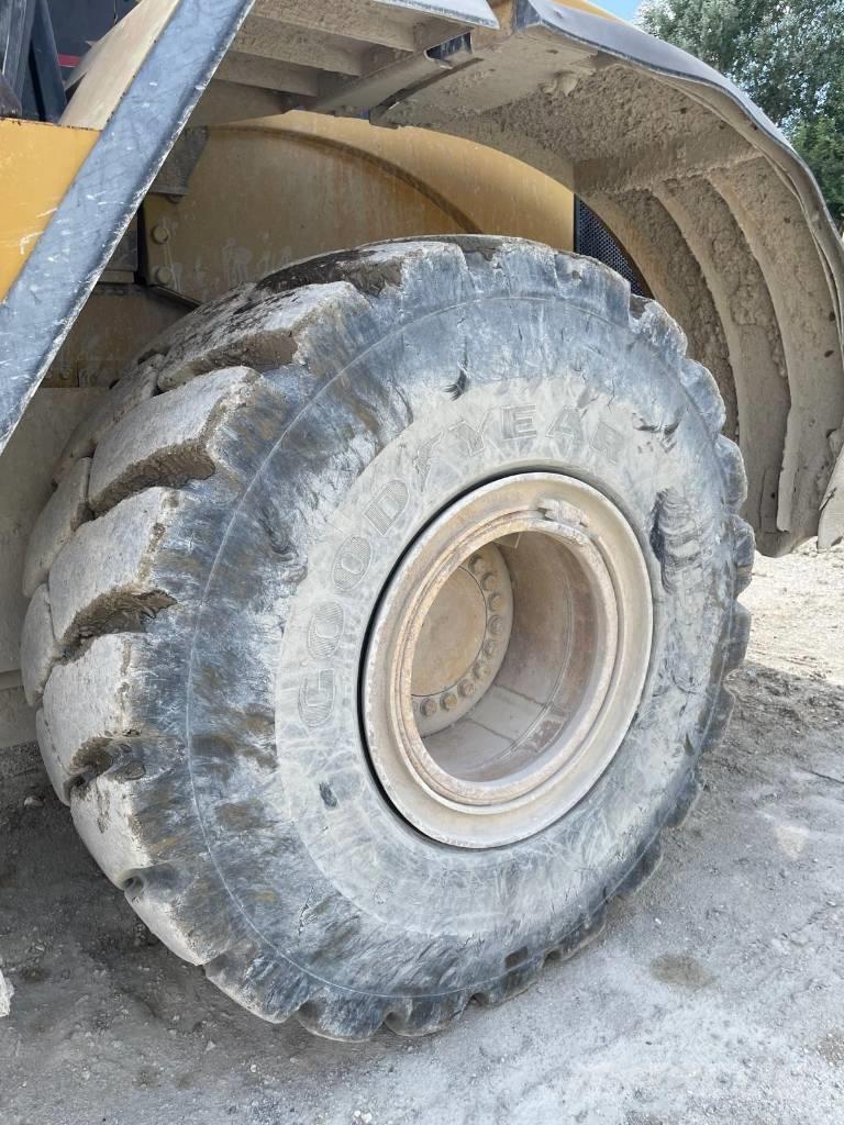CAT 966 G Фронтальные погрузчики