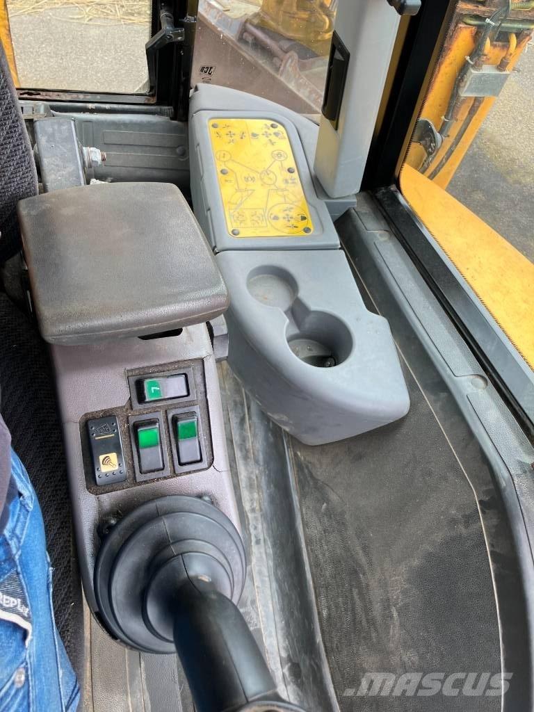 JCB 4 CX Экскаваторы-погрузчики