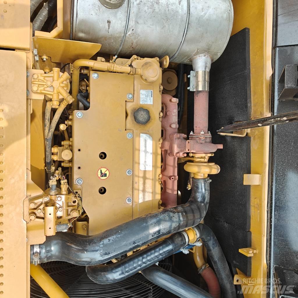 CAT 323 D L Гусеничные экскаваторы
