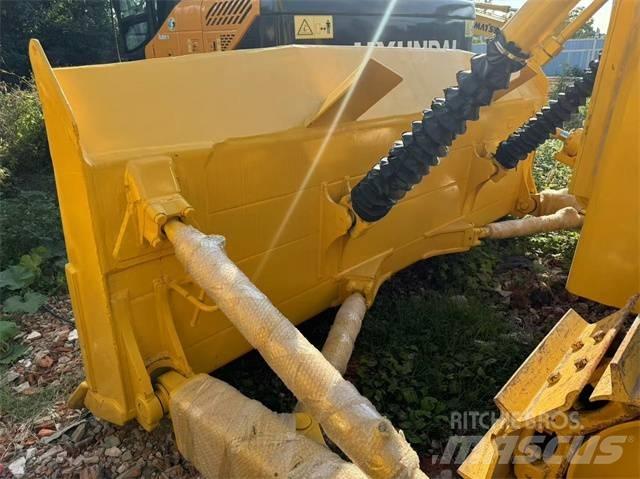 Komatsu D 85 Гусеничные бульдозеры