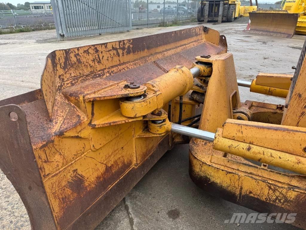 Komatsu D 58 E-1 Гусеничные бульдозеры