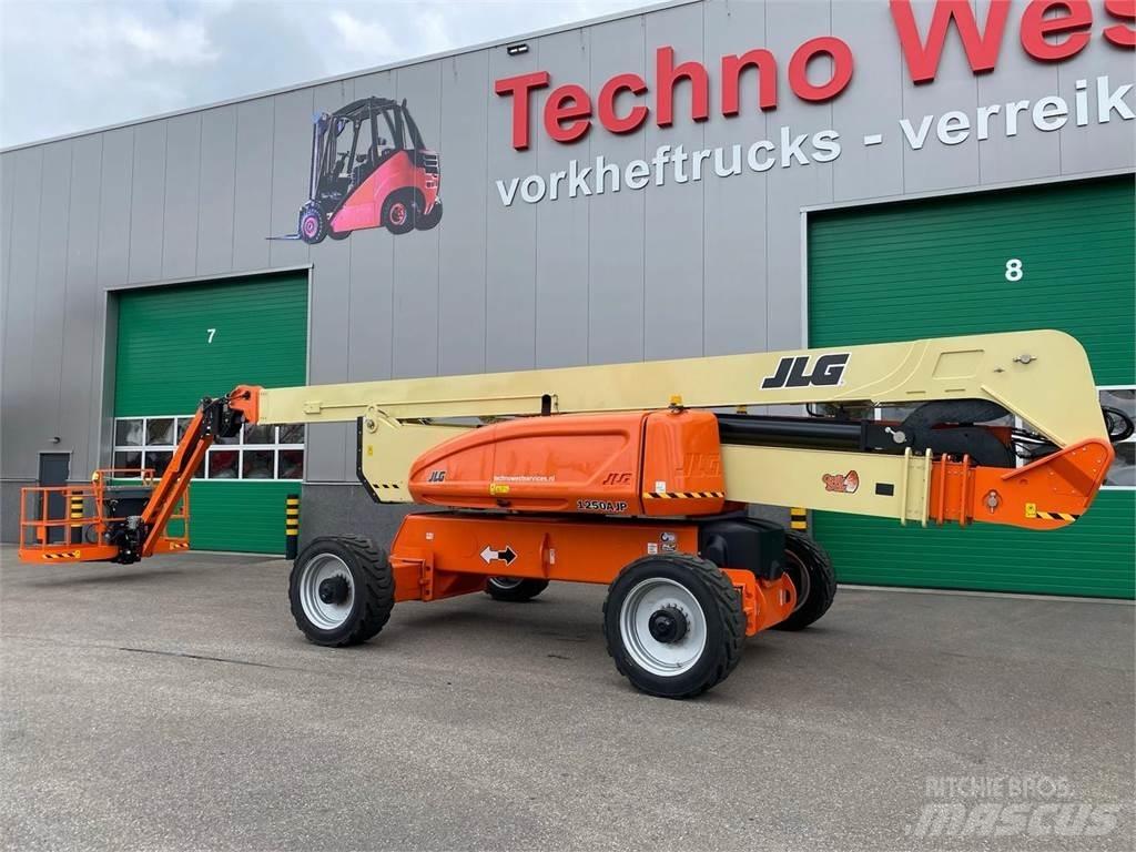 JLG 1250AJP Коленчатые подъемники