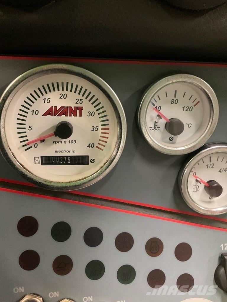 Avant 528 Многофункциональные сельскохозяйственные погрузчики