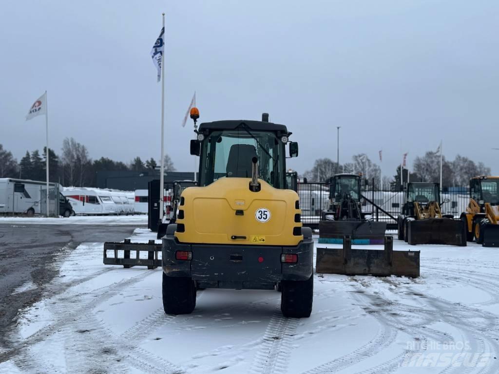 Yanmar V 120 Фронтальные погрузчики