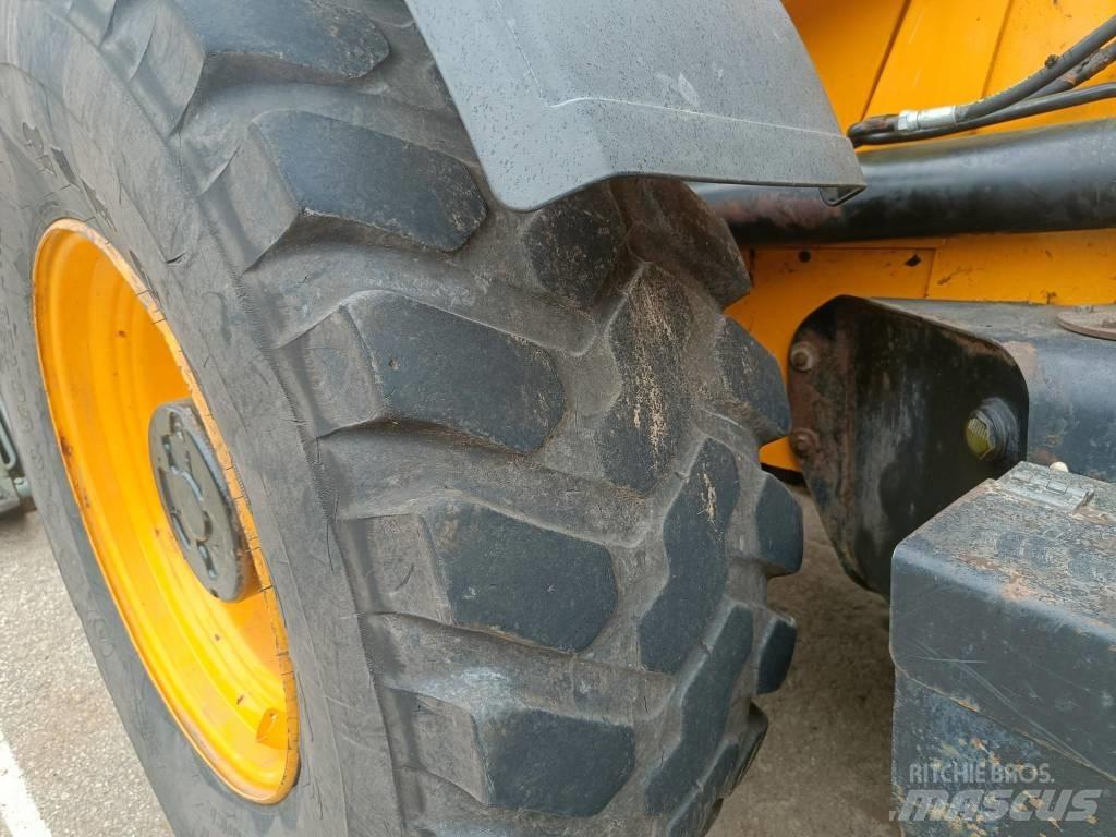 JCB 4 CX Экскаваторы-погрузчики