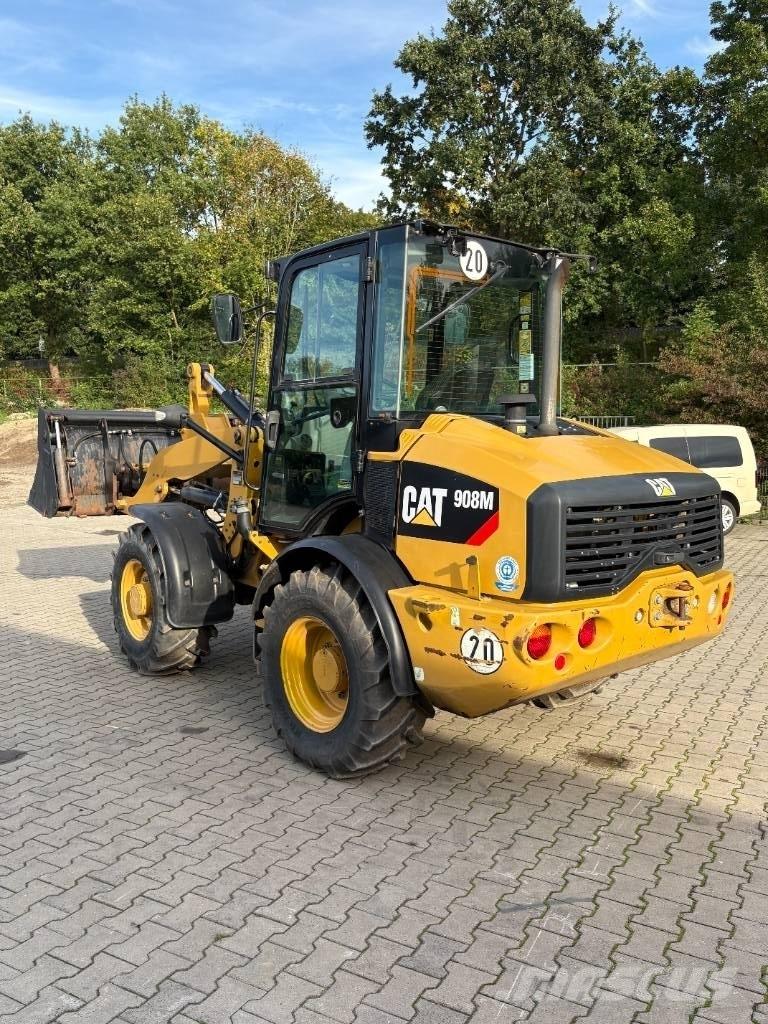 CAT 908M Фронтальные погрузчики