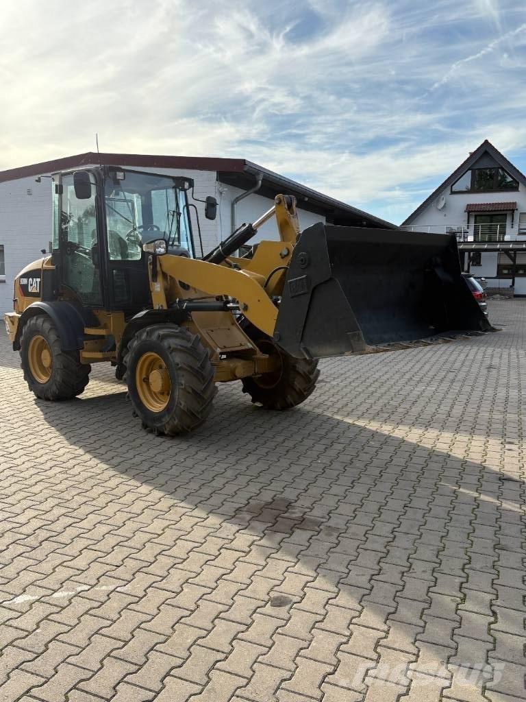 CAT 908M Фронтальные погрузчики