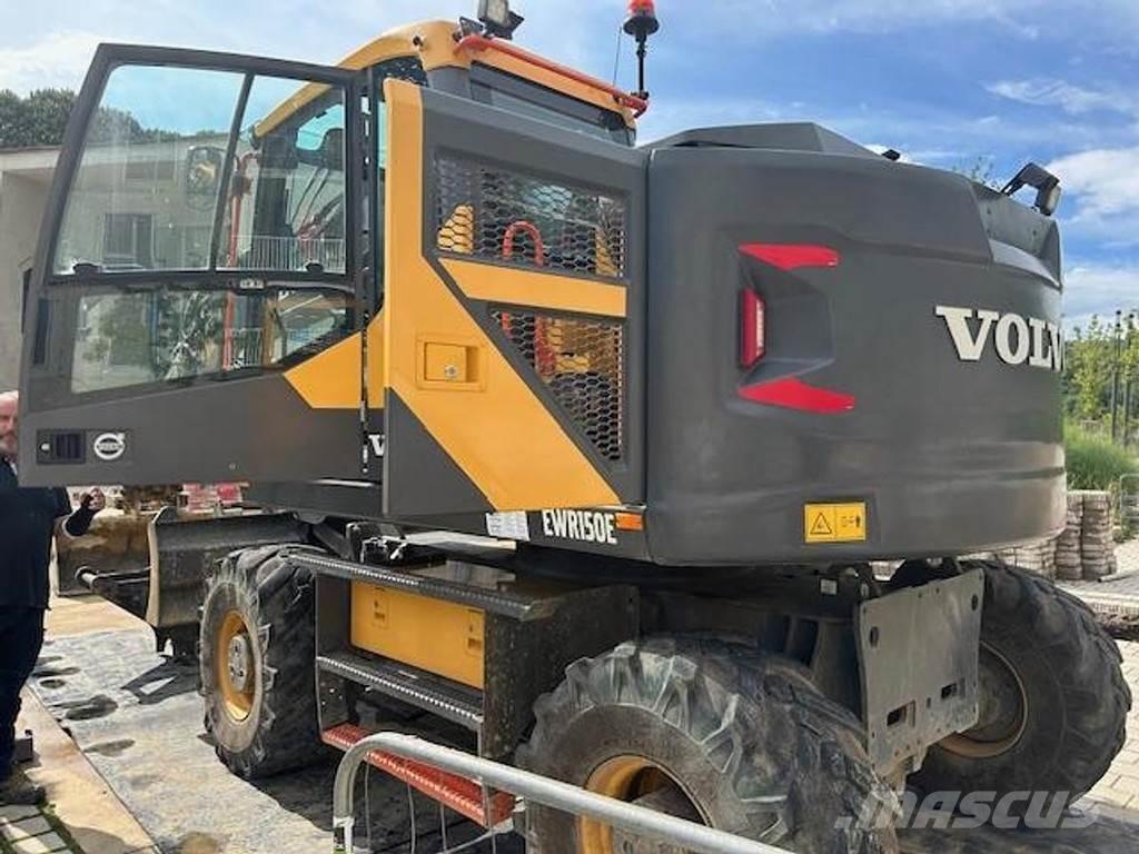 Volvo EWR150E Специальные экскаваторы