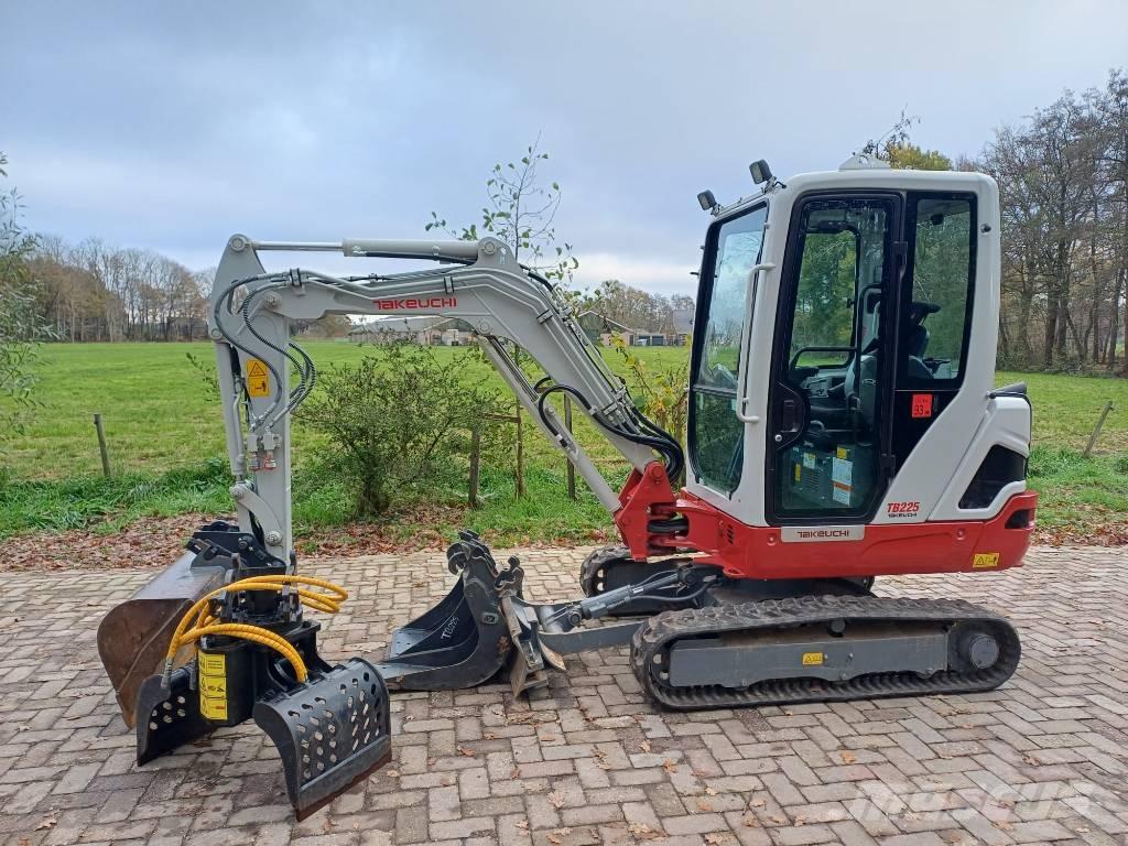 Takeuchi TB 225 Мини-экскаваторы