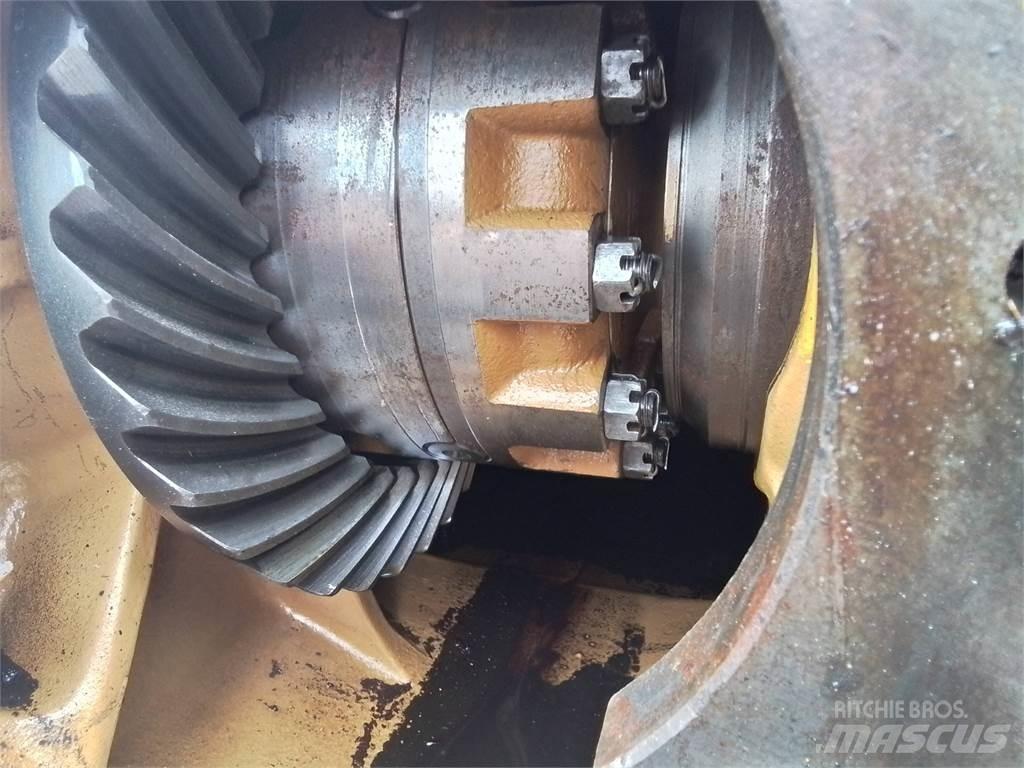 Volvo BM 868 Трансмиссия