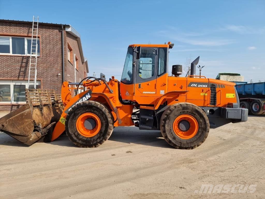 Doosan DL 200 Фронтальные погрузчики