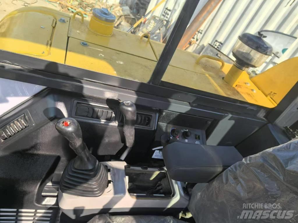 Komatsu PC 58 Гусеничные экскаваторы