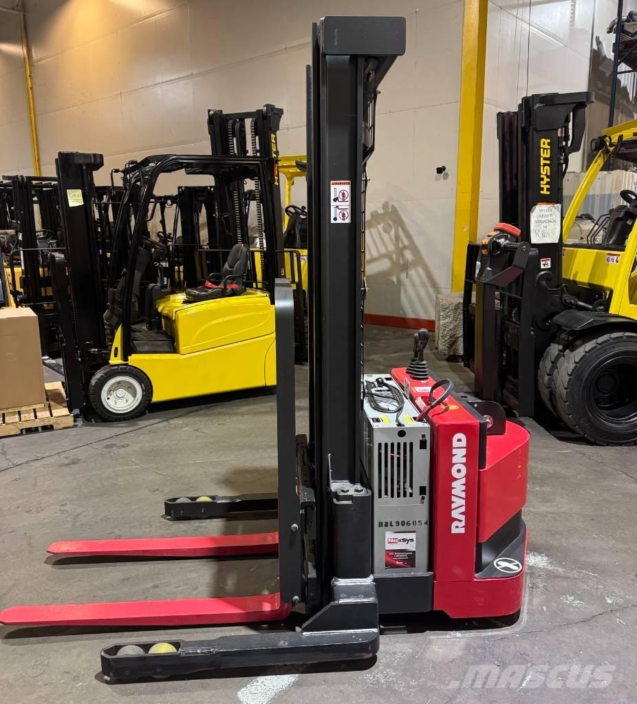 Raymond RSS40 Самоходные электроштабелёры