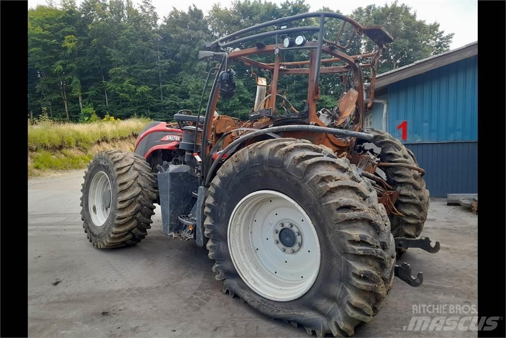 Valtra T254 Трактора
