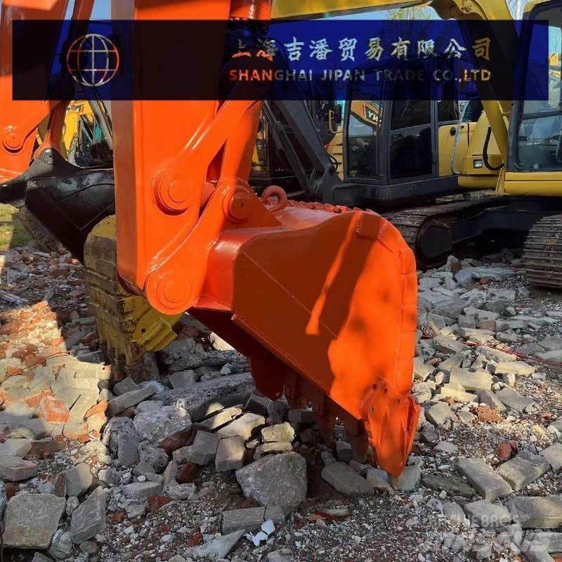 Hitachi ZX 135 Гусеничные экскаваторы