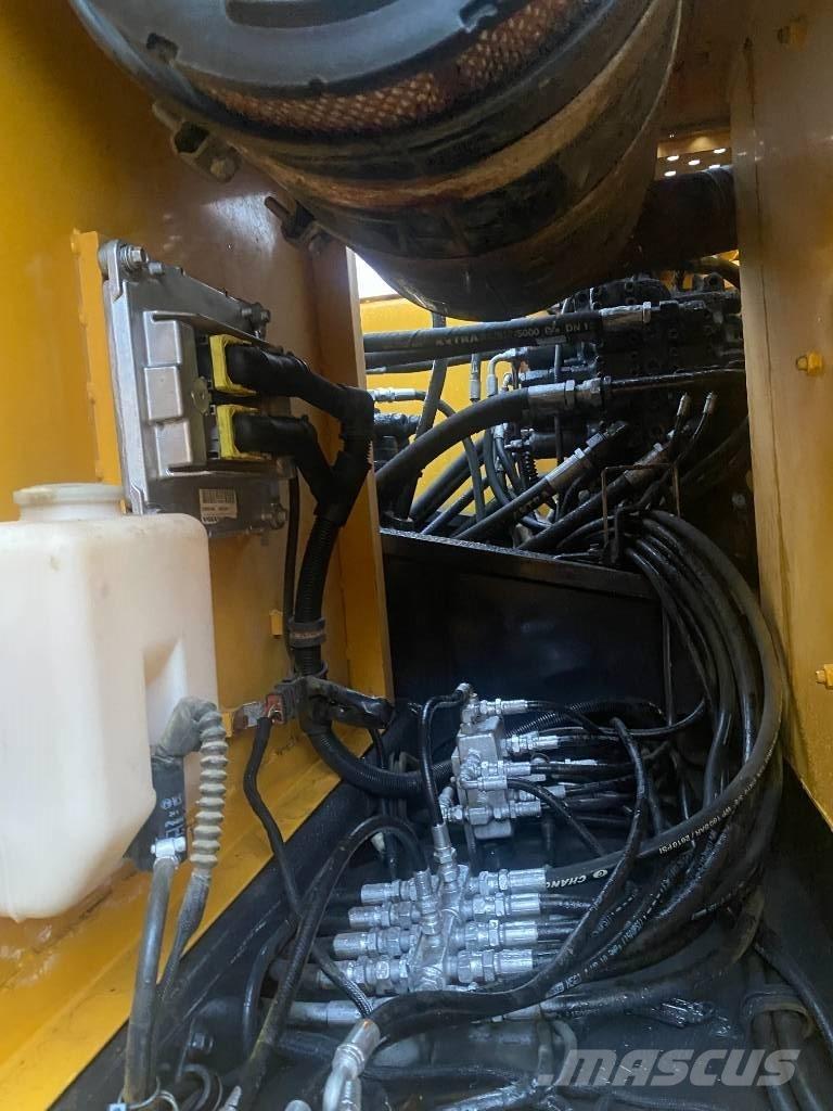 Volvo EC 210 B LC Гусеничные экскаваторы