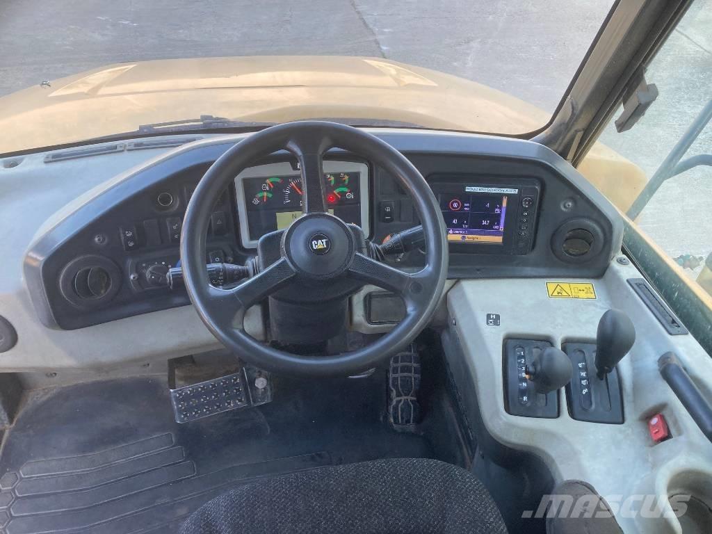 CAT 730 C Шарнирно-сочленённые самосвалы