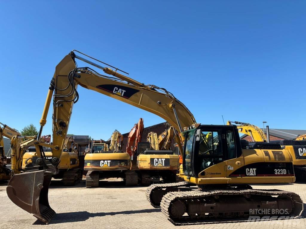 CAT 323 D L Гусеничные экскаваторы