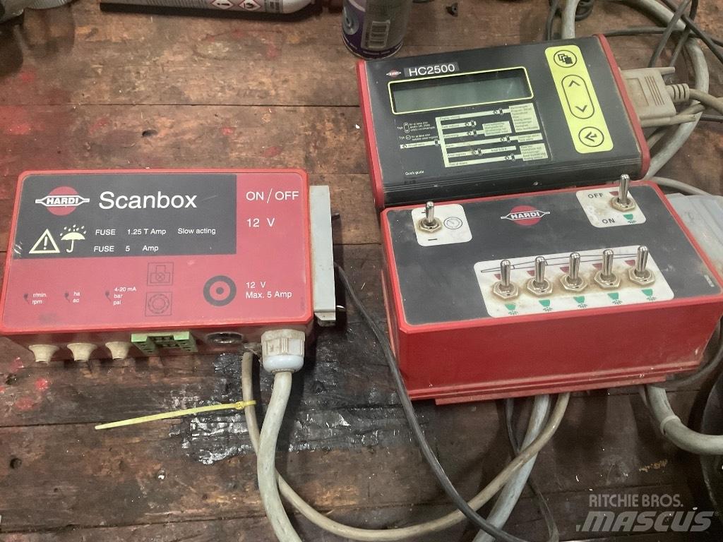 Hardi 2400 Прицепные опрыскиватели