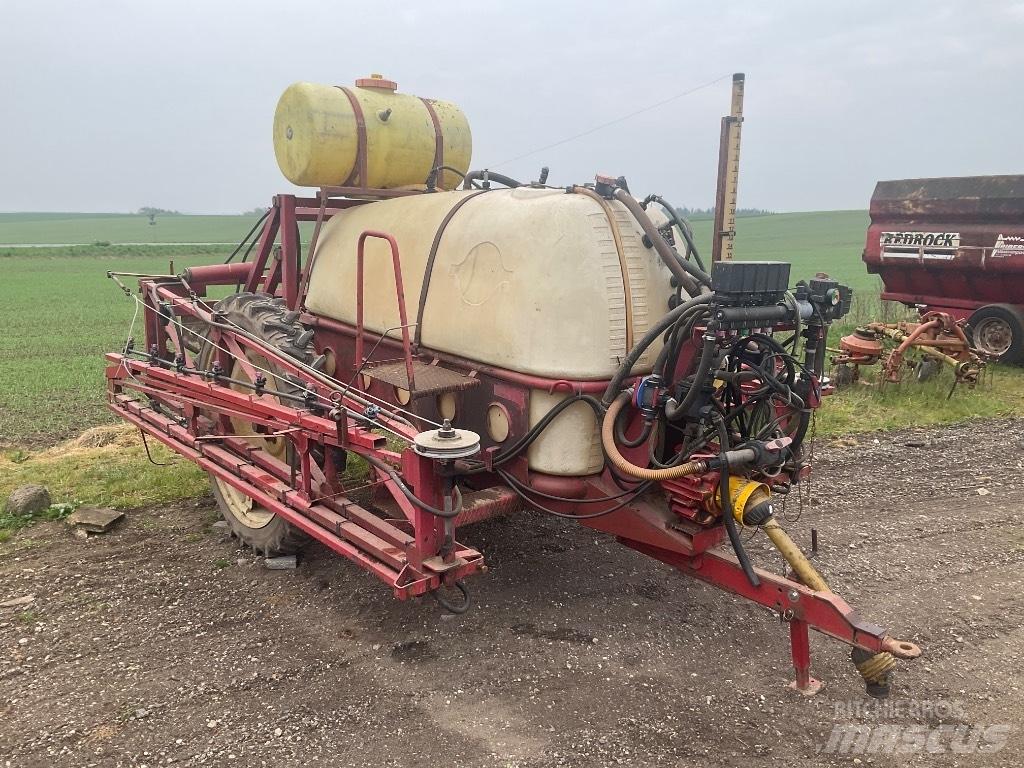 Hardi 2400 Прицепные опрыскиватели