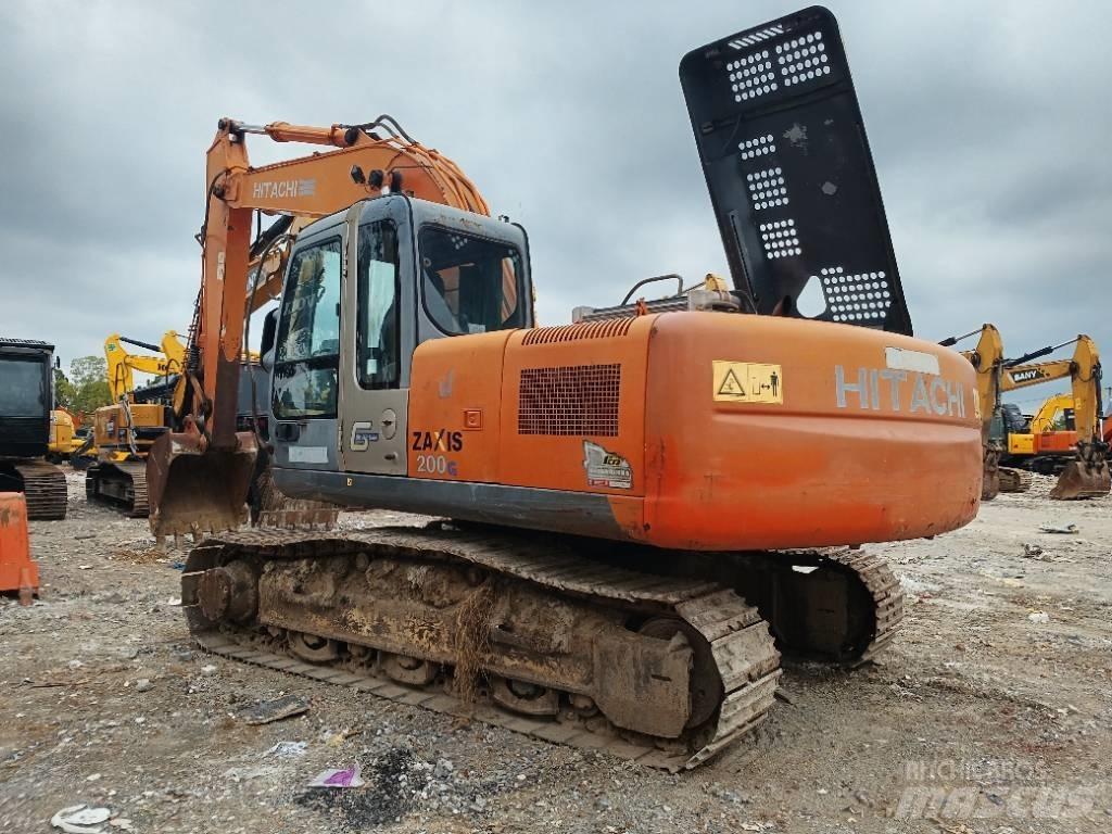 Hitachi ZX 200 Гусеничные экскаваторы