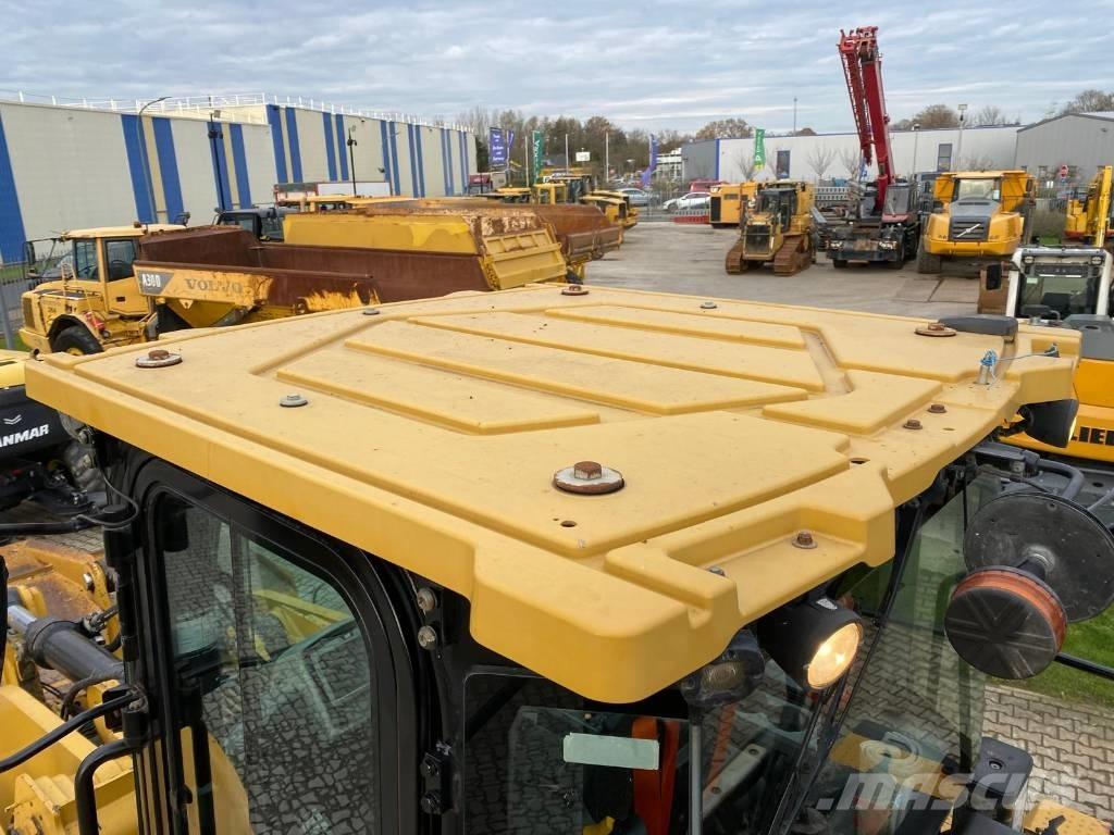 CAT 980M Фронтальные погрузчики