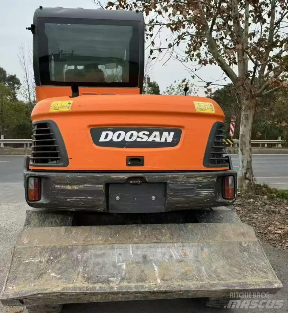 Doosan DX 60 Колёсные экскаваторы