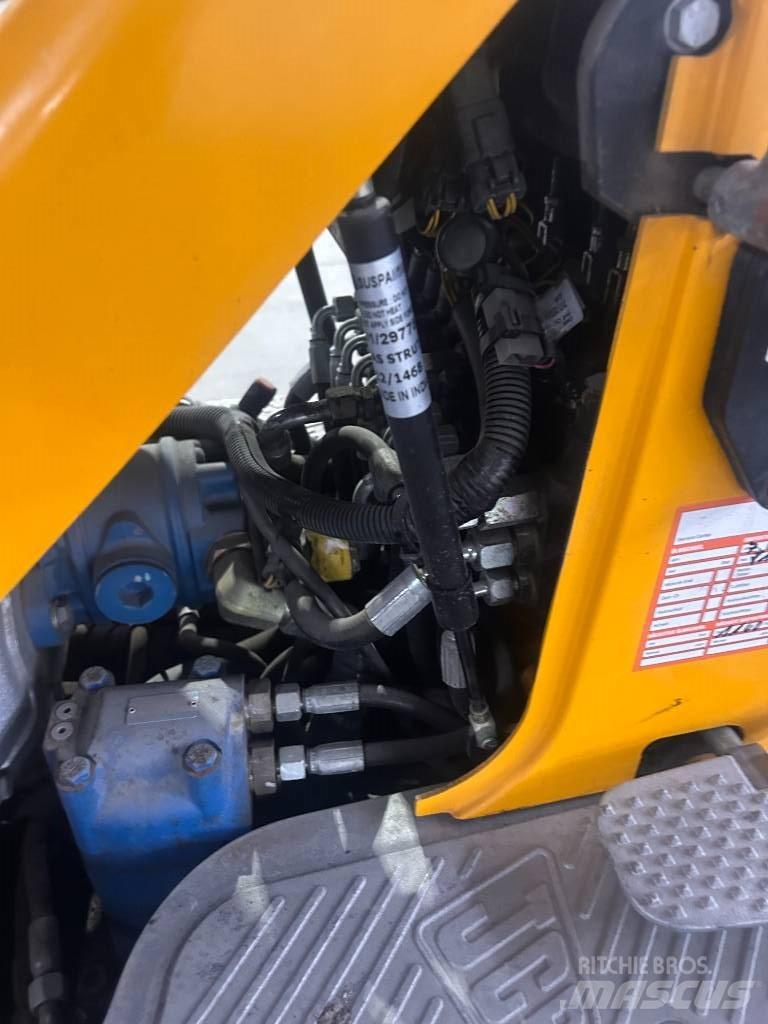 JCB 8010 CTS Мини-экскаваторы