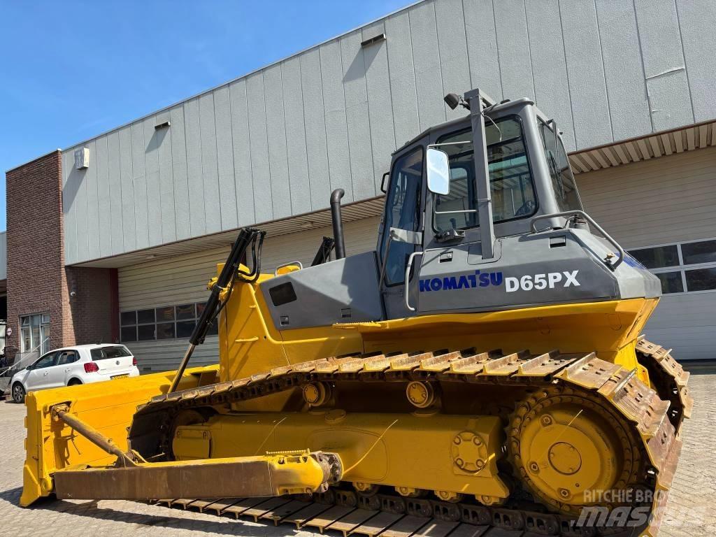 Komatsu D 65 PX-12 Гусеничные бульдозеры