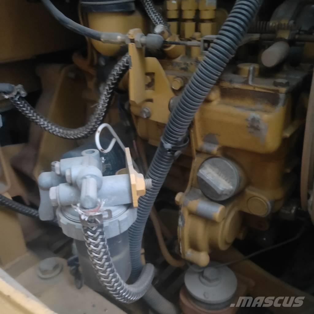 CAT 302CR Мини-экскаваторы