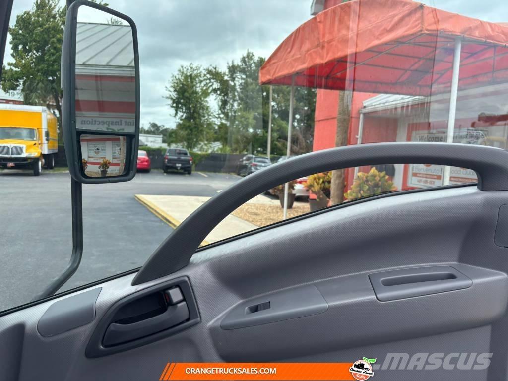 Isuzu NQR Грузовики-Фургоны