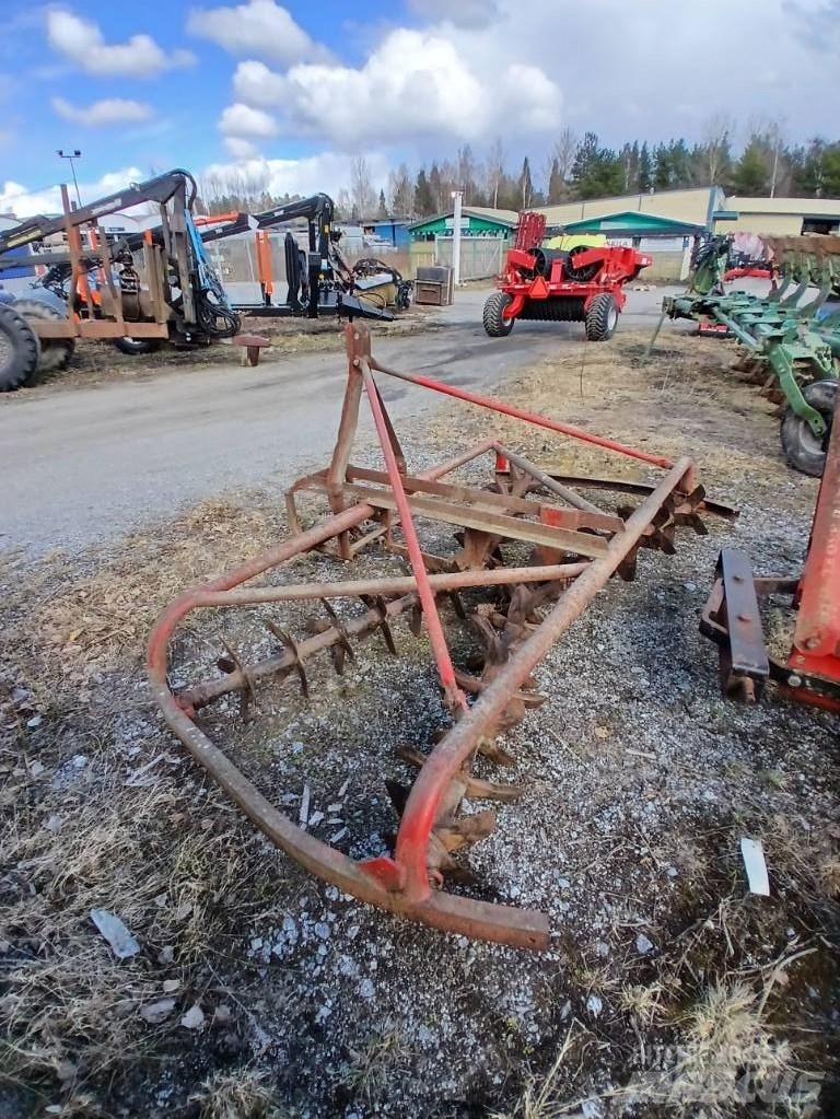  Pyörivä äes 280 Пружинные бороны