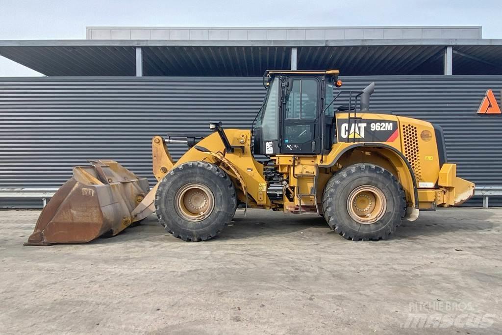 CAT 962M Фронтальные погрузчики