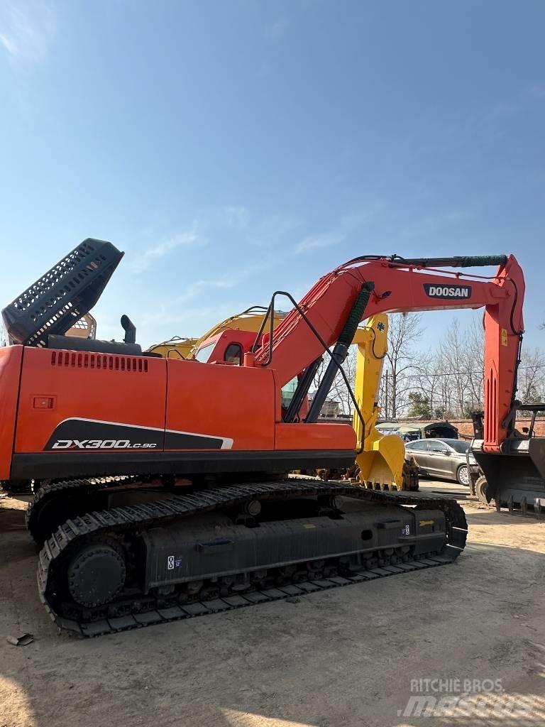 Doosan DX 300 Гусеничные экскаваторы