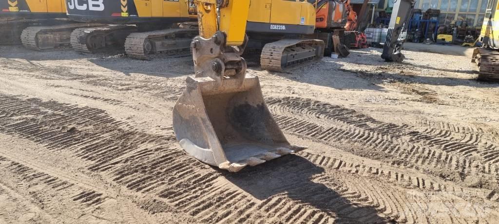 JCB JS 145 LC Plus Гусеничные экскаваторы