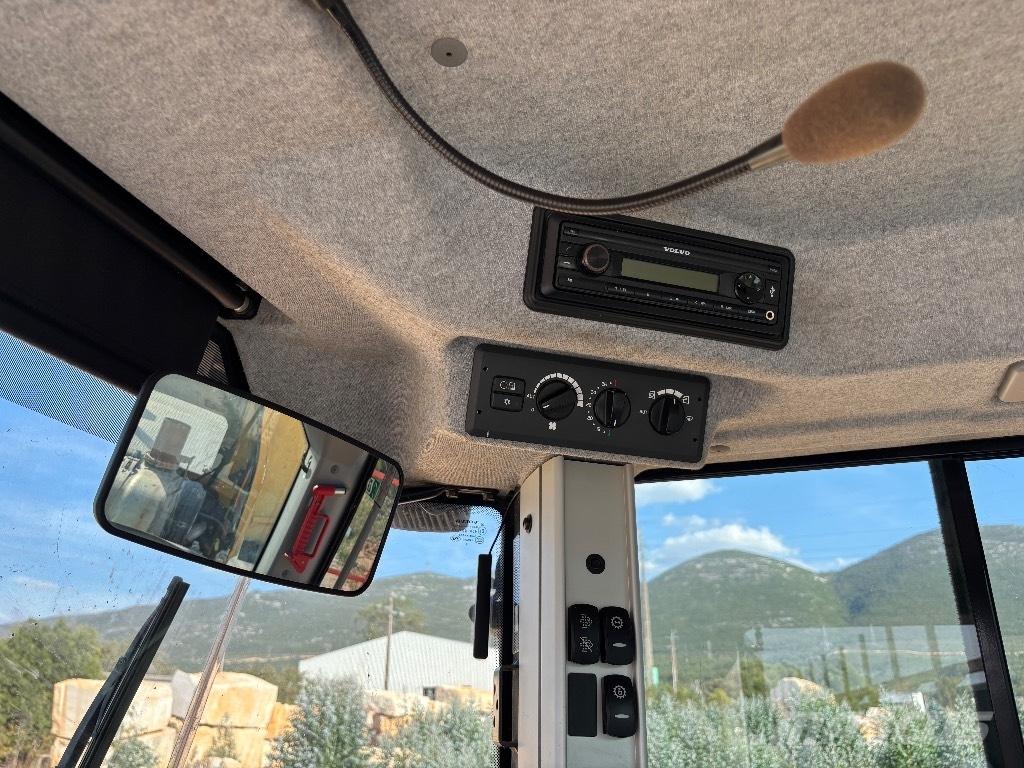 Volvo L 260 H Фронтальные погрузчики