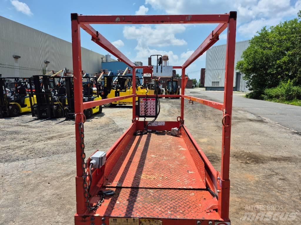 SkyJack SJ 3220 Ножничные подъемники
