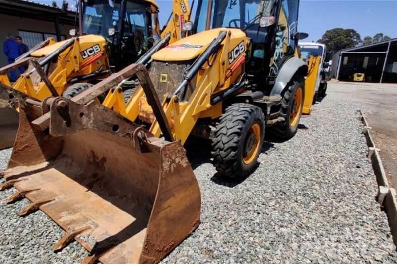 JCB 3CX 4X4 Экскаваторы-погрузчики