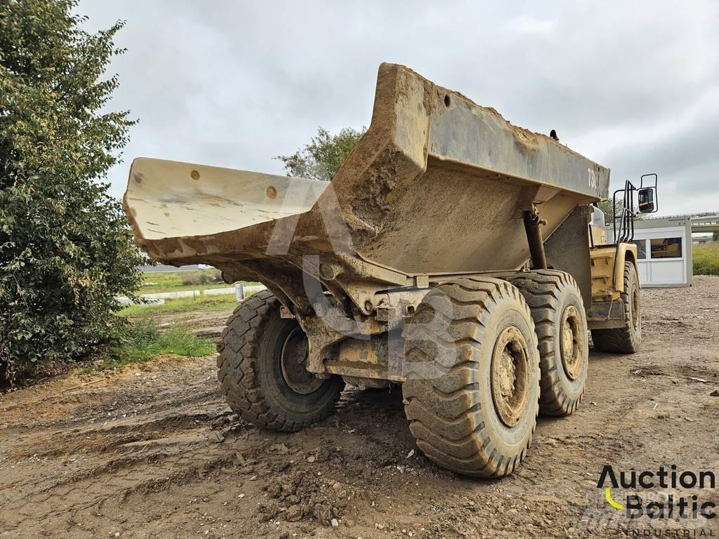 CAT 730 Шарнирно-сочленённые самосвалы
