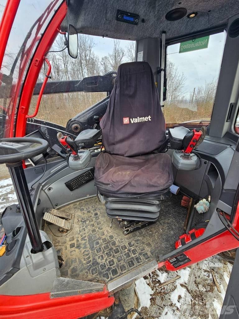 Komatsu 951 Харвестеры