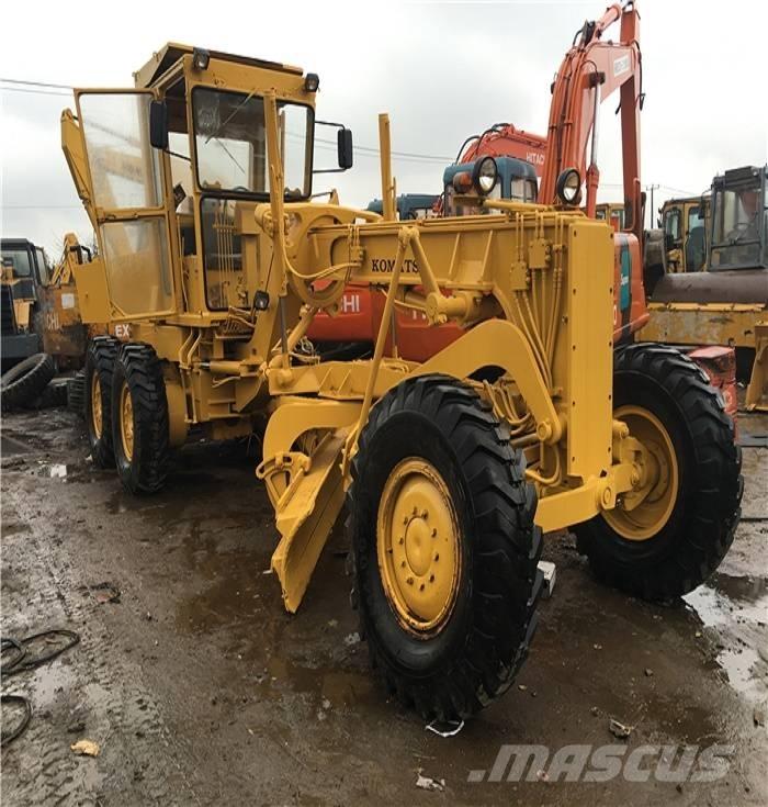 Komatsu GD 661 Грейдеры