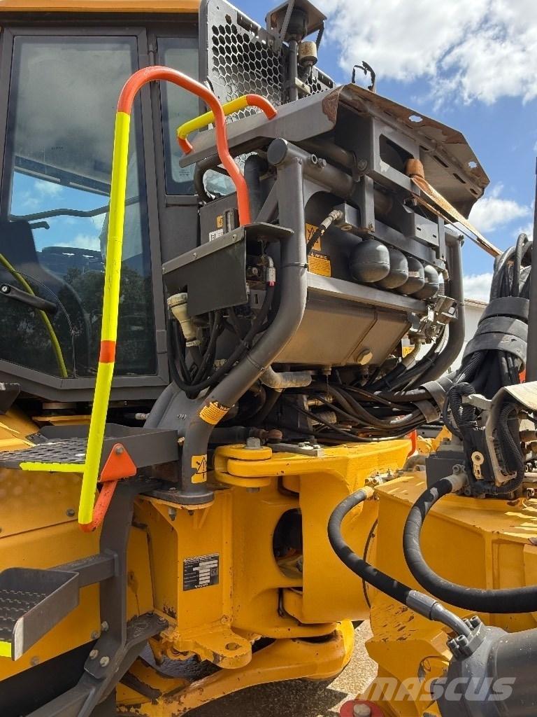 Volvo A30G Шарнирно-сочленённые самосвалы