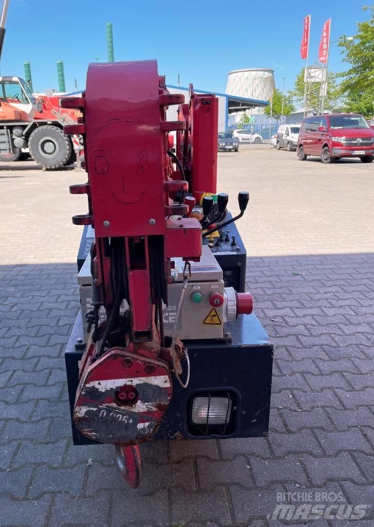 Unic URW-095 Мини-краны