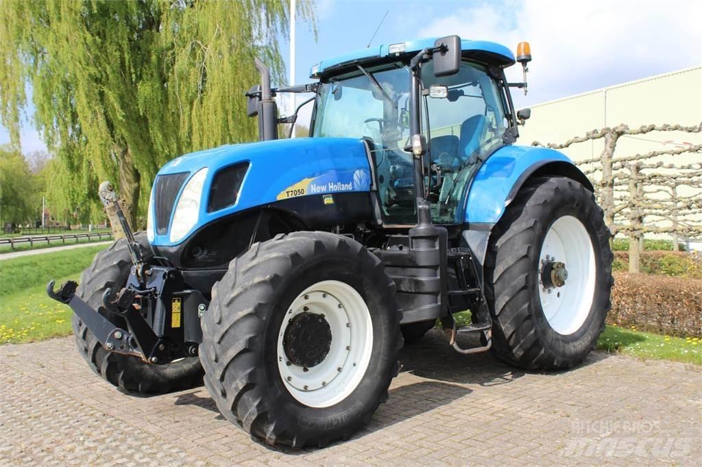 New Holland T7050 Трактора